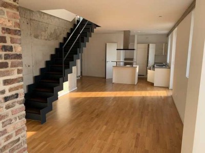 Moderne 3.5-Zimmer-Maisonette-Wohnung mit großer Dachterrasse und Einbauküche!