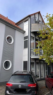 Stilvolle 3-Zimmer-Dachgeschosswohnung mit EBK in Wettenberg