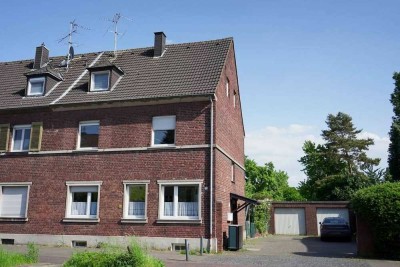 Zentral wohnen in Nievenheim – 2 Zimmer mit Garage und Wannenbad