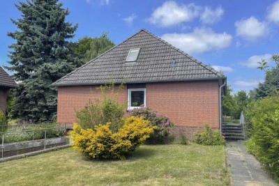 Viel Platz für neue Ideen: Familienfreundliches Haus mit Ausbaureserve und Naturanschluss