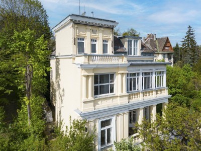 Charmante Jahrhundertwendevilla mit traumhaftem Wienblick und großzügigem Naturgarten