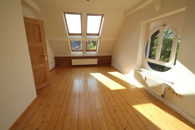 Ostviertel, An der Schillerwiese, Sonnige 2-Zimmer-Dachgeschoß-Whg, HL E5