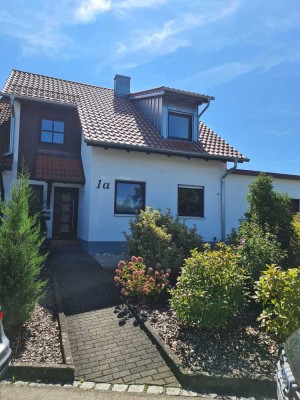 Charmantes Reiheneckhaus in Altenstadt