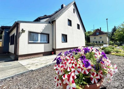 Doppelhaushälfte in Radebeul mit großem Nebengelass und viel Potential