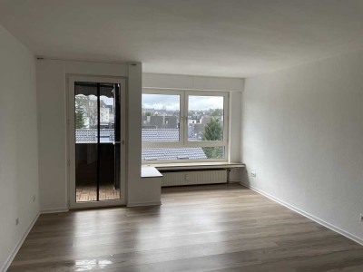 Vollständig renovierte 2 Zimmer Wohnung mit Balkon in Wuppertal Vohwinkel