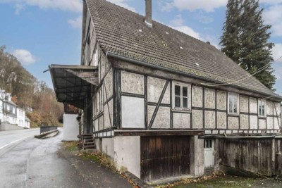 Sanierungsbedürftige Gewerbefläche plus Wohnhaus – Sanieren, Gestalten und Profitieren