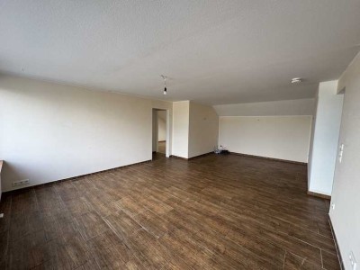 MODERNISIERTE 3,5 ZI. DACHGESCHOSSWOHNUNG IN DUISBURG RUMELN KALDENHAUSEN