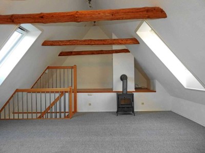 Helle 2,5-Zimmer Maisonette in Jork mit Stellplatz, ideal für Paare und Singles