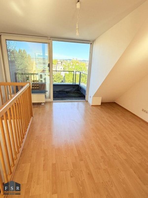 3-Zimmer Dachgeschoß-Wohnung mit Terrasse - Allgemeingarten und Ubahnnähe