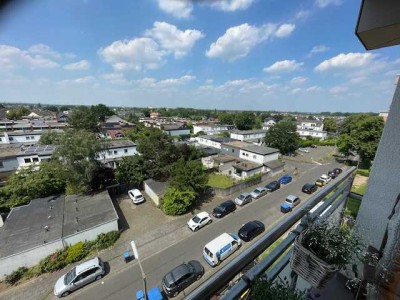 Top gepflegte und moderne 3 Zimmerwohnung mit Sonnenbalkon und 2 Parkhaus-Stellplätzen