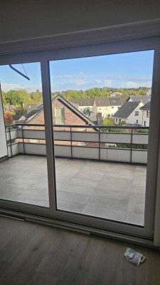 Erstbezug nach Sanierung 3-Zimmer Wohnung mit großem Balkon in Solingen