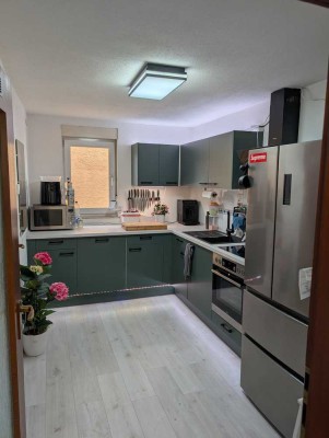 Renovierte 3 Zimmer Wohnung - 84qm - Einbauküche