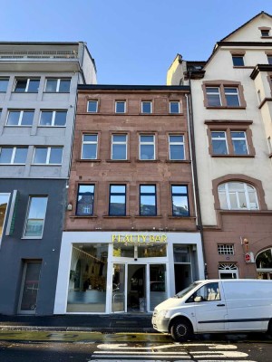 ERSTBEZUG: 2 Zimmer Wohnung mit Dachterrasse im Herzen Aschaffenburgs