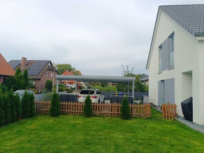 Günstige, neuwertige 5-Zimmer-Doppelhaushälfte mit geh. Innenausstattung und EBK