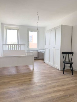 WG gesucht? 4 voll möblierte Zimmer in zentraler Nürnberger WG frei!