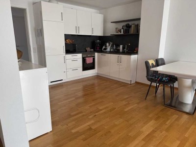 Stilvolle, neuwertige 3-Zimmer-Wohnung mit luxuriöser Innenausstattung mit Einbauküche in Ingolstadt