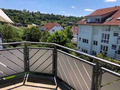 Schicke, sonnige 2,5 Zimmer-Wohnung mit Ausblick und EBK in Besigheim