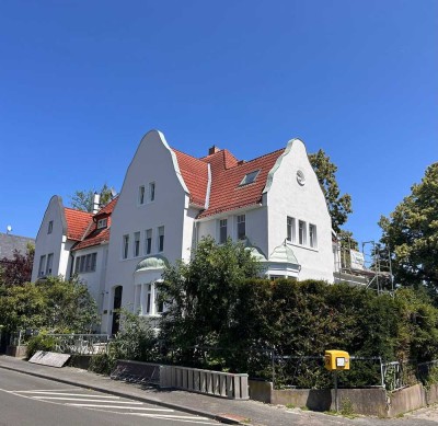 Erstbezug nach Kernsanierung! 4-Zimmer-Altbauwohnung mit Balkon