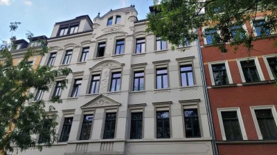Schleißig -  großzügige 2-Zi-Wohnung im ansprechenden Jugenstilaltbau mit eigenem Gartenanteil