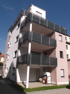 Ab 01.10. frei! Neuwertige INNENSTADTwohnung mit Einbauküche und großem Balkon!