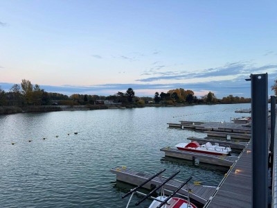 Winteraktion! 2 Zimmer Wohnung am Wasser mit großem Ankleideraum, Fitness und Sauna