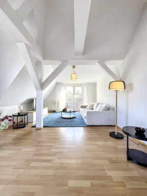 Möblierte Stilvolle 3-Raum-Dachgeschosswohnung mit geh. Innenausstattung mit Balkon und Garten