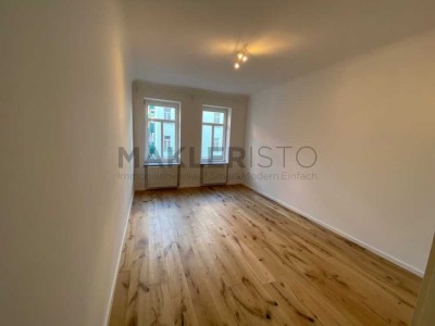 **Erstbezug nach Sanierung: Stilvolle 2-Zimmer-Wohnung mit Balkon, Tageslichtbad & Garage**