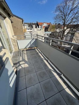 Traumschöne Wohnung im DG mit großem Südbalkon - NEU, MODERN, HOCHWERTIG! Mietkauf möglich!
