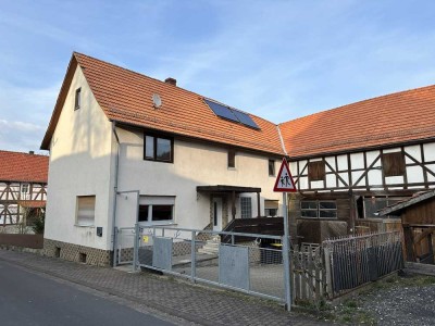 Einfamilienhaus mit Garten und Scheune + Solar-Anlage + neue Heizung