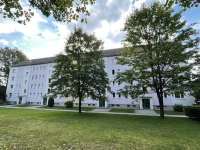 Komplett modernisierte, schöne 3-Raum-Wohnung mit Balkon