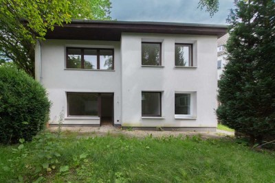 Saniertes Einfamilienhaus mit Garten