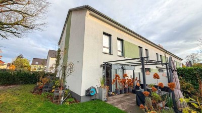 Familientraum in Altenessen-Süd: Neuwertiges Reiheneckhaus mit Garten