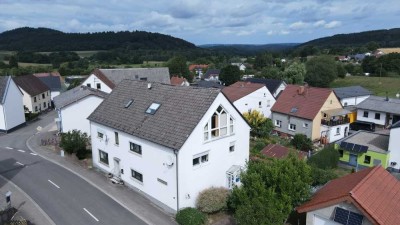 Erstrebenswertes Mehrgenerationenhaus für die große Familie, in ländlicher Idylle mit Panorama-Ausbl