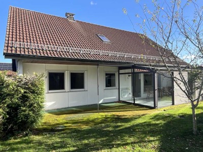 Schönes EFH mit ELW und großem Garten in ruhiger Lage