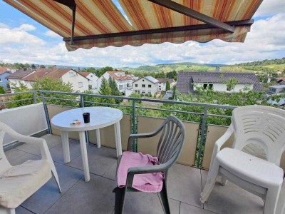Sonnige 3-Zi.-DG Wohnung mit toller Aussicht und Außenstellplatz