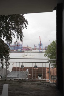 Exklusivität und Elbblick: Luxus-Maisonette an Hamburgs Top-Adresse