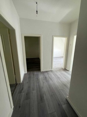 Sanierte 2,5-Zimmer Wohnung in ruhiger Seitenstraße