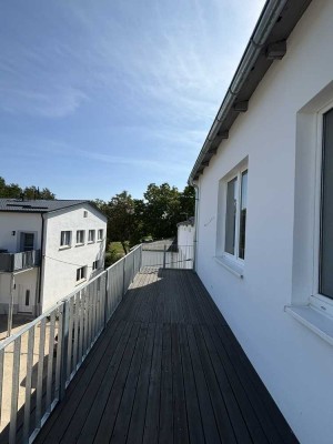 Moderne frisch sanierte 4 Zimmerwohnung mit einer großen Terrasse