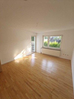 Renovierte 4-Zimmer-Wohnung mit Balkon und Garage in Remscheid