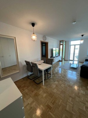 Vollmöblierte 2,5 Zimmer Wohnung mit Stellplatz zur Untermiete.