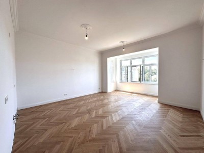 ERSTBEZUG: neu sanierte 4-Zimmer Wohnung im Altbaustil mit Balkon – U4 Nähe – 1140 Wien