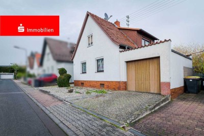 Frankfurt-Sossenheim: Sanierungsbedürftiges Einfamilienhaus mit großem Garten und  Entwicklungspot