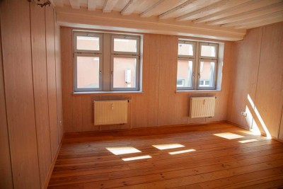 Charmante 2-Zimmer Wohnung in denkmalgeschütztem Haus