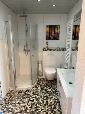 Sanierte 3-Raum-Wohnung mit Balkon und Einbauküche in Altrip