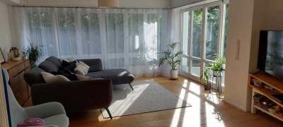 Geschmackvolle 3-Raum-EG-Wohnung mit gehobener Innenausstattung und schöner Terrasse