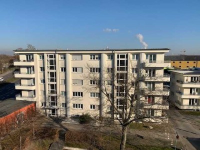 Fitness inklusive: Sonnige 2-Zimmer-Wohnung mit Balkon im 4. OG OHNE Aufzug