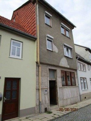 Reihenmittelhaus in der Innenstadt mit viel Wohnfläche