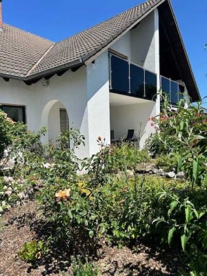 helle Doppelhaushälfte mit großem Garten!