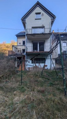Teil-entkerntes und WG-geeignetes Einfamilienhaus