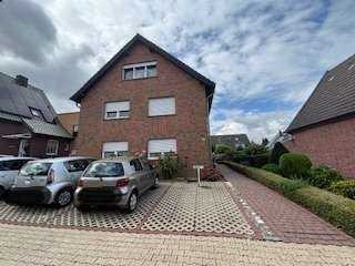 Schöne DG Wohnung mit Balkon in ruhiger Lage von Dremmen. WBS erforderlich.